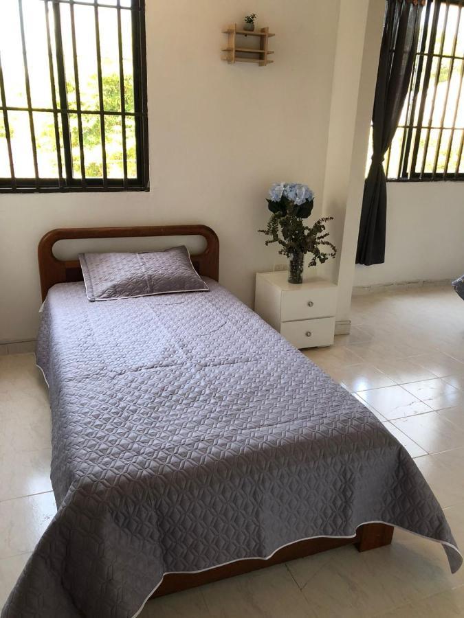 Habitaciones Independientes Cerca Al Aeropuerto 1 Cartagena Exteriör bild
