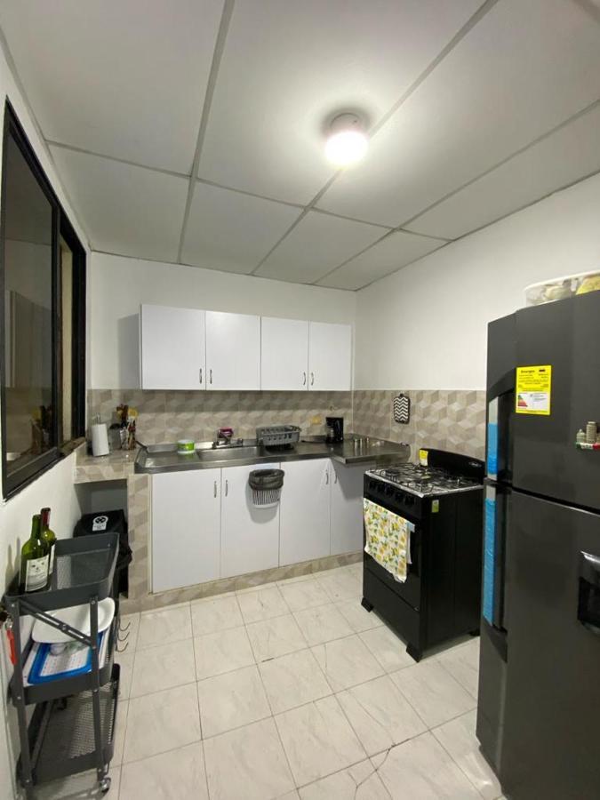 Habitaciones Independientes Cerca Al Aeropuerto 1 Cartagena Exteriör bild